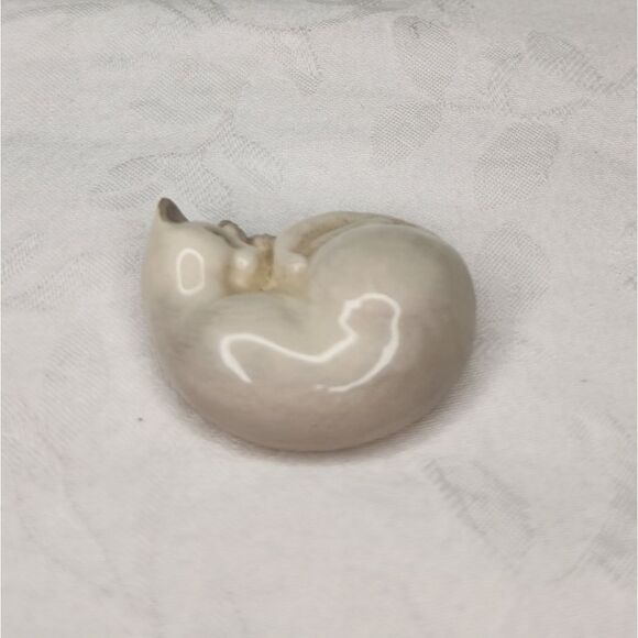 Miniature Ceramic Porcelain Cat - Picture 4 of 8